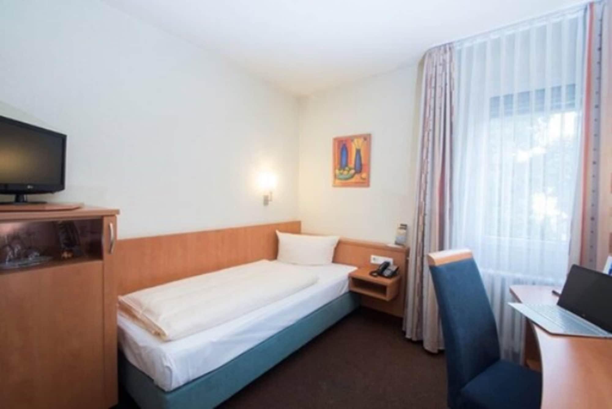 Motel Frankfurt 3*